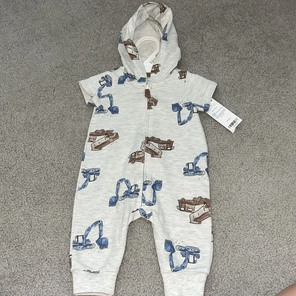 Gray Hooded Baby Romper with Construction Print - Picture 4 of 4